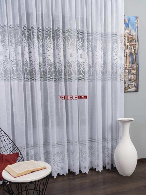 Perdea de pascani alba