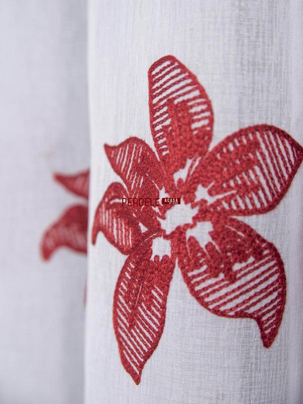 Perdea in,alb,grena Perdea in,alb,grena