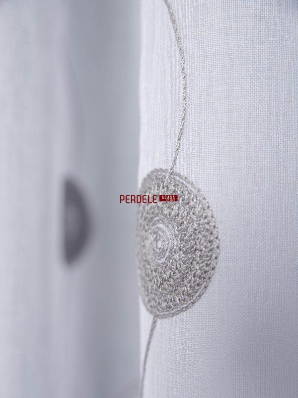 Perdea in alb,gri Perdea in alb,gri