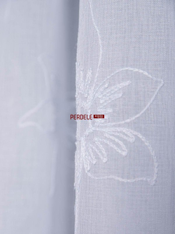 Perdea tip in brodat, alb