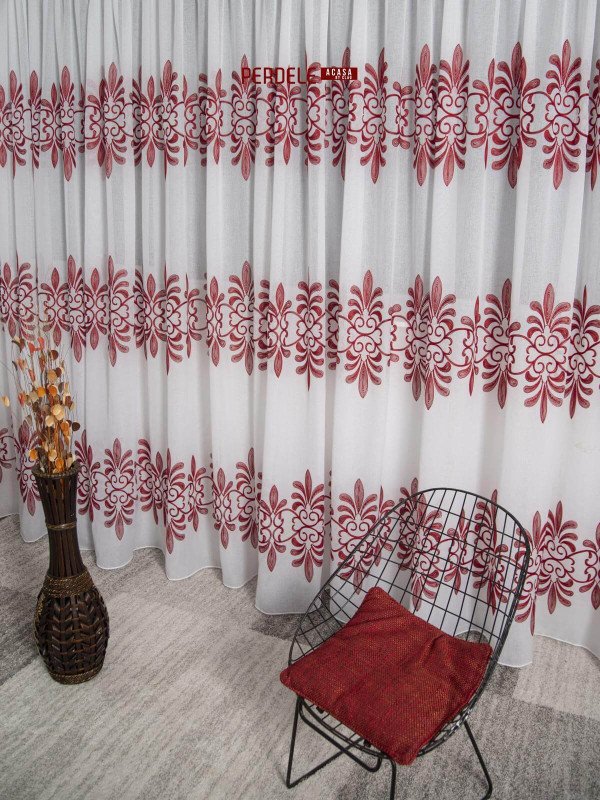 Perdea in brodat alb ,rosu