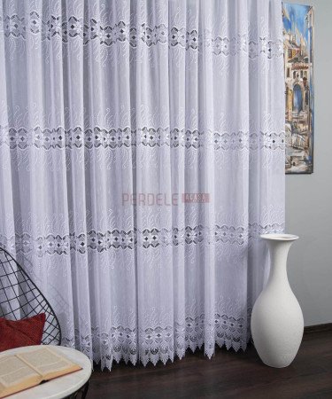 Perdea in brodat, alb, broderie macrame Perdea in brodat, alb, broderie macrame