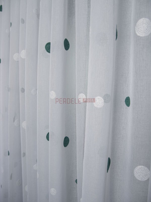 Perdea in brodat, alb/verde, model buline