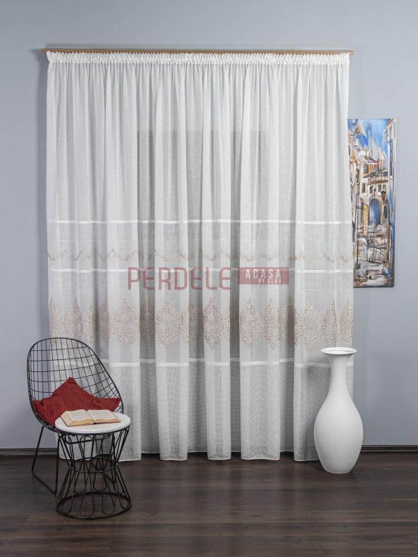 Perdea in brodat ivoire,crem,roz Perdea in brodat ivoire,crem,roz