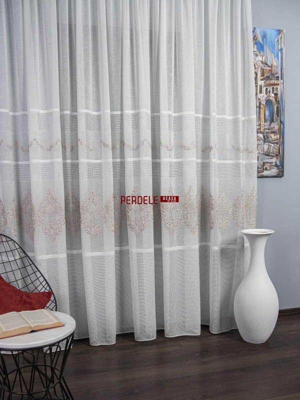 Perdea in brodat ivoire,crem,roz Perdea in brodat ivoire,crem,roz