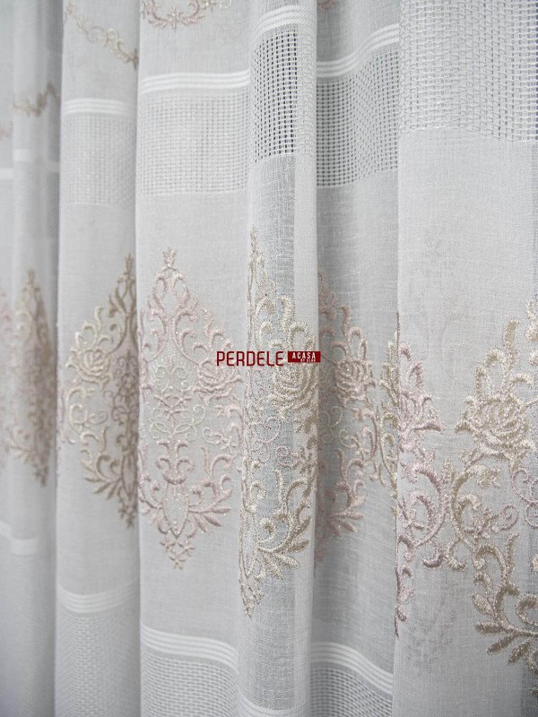 Perdea in brodat ivoire,crem,roz Perdea in brodat ivoire,crem,roz