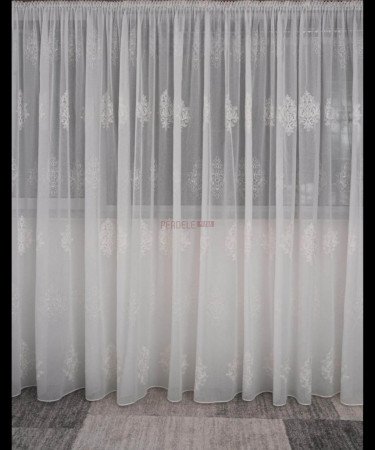 Perdea in brodat alb ,model baroc