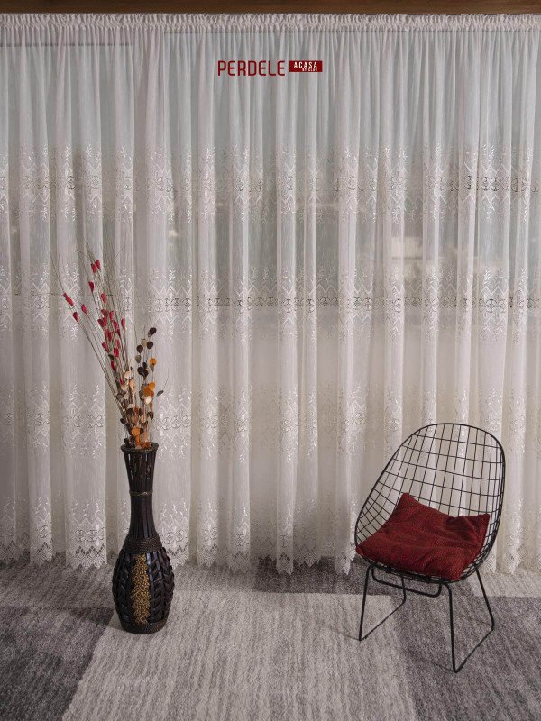 Perdea in broderie dantela,crem