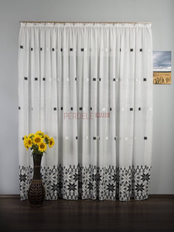 Perdea in cristal, cu broderie traditional Romaneasca