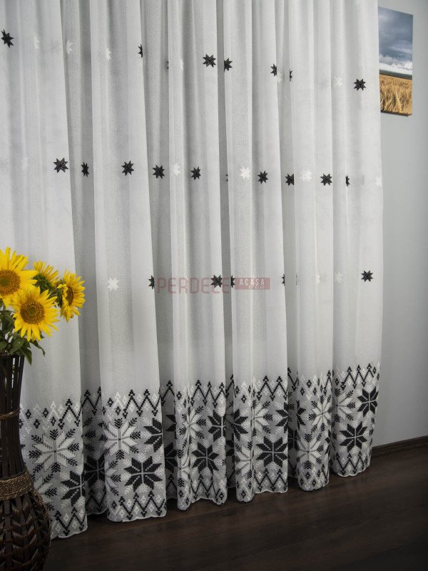 Perdea in cristal, cu broderie traditional Romaneasca