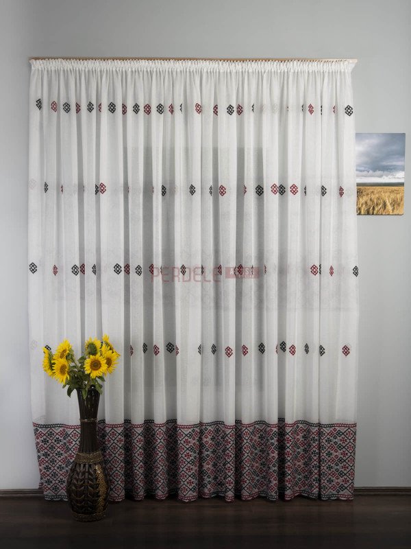 Perdea in cristal, cu broderie traditional Romaneasca Perdea in cristal, cu broderie traditional Romaneasca