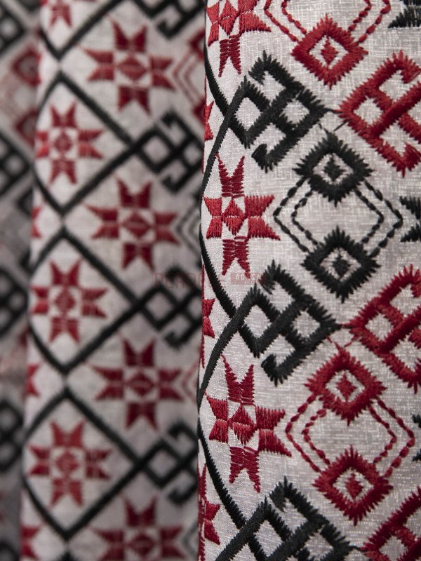 Perdea in cristal, cu broderie traditional Romaneasca Perdea in cristal, cu broderie traditional Romaneasca