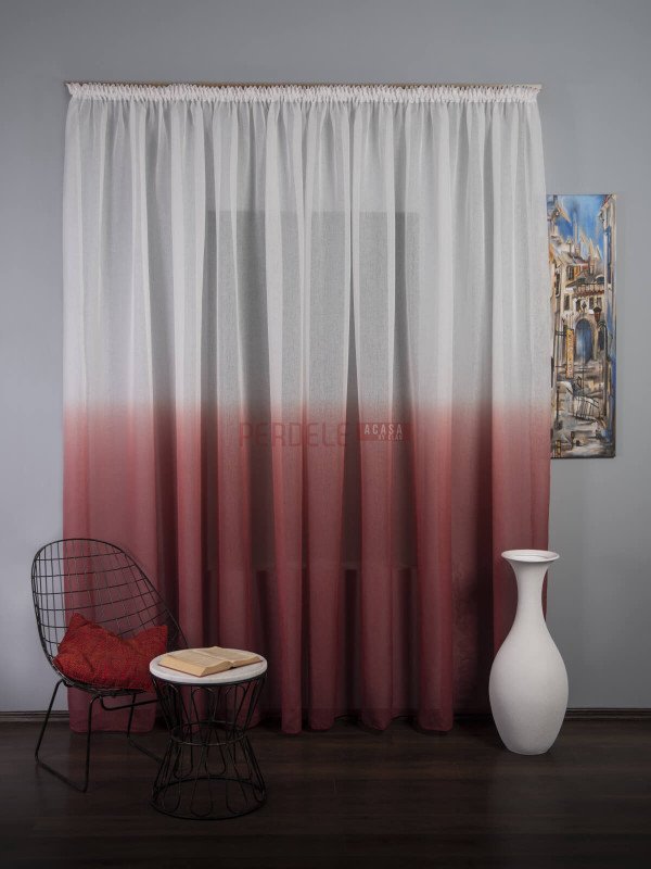 Perdea in degrade alb/grena Perdea in degrade alb/grena