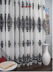 Perdea in neagra