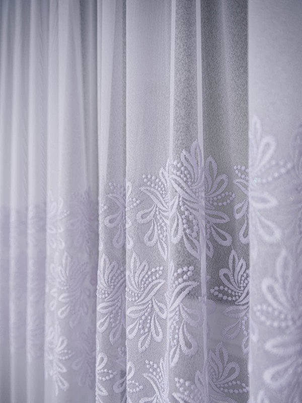 Perdea tip in brodat alb