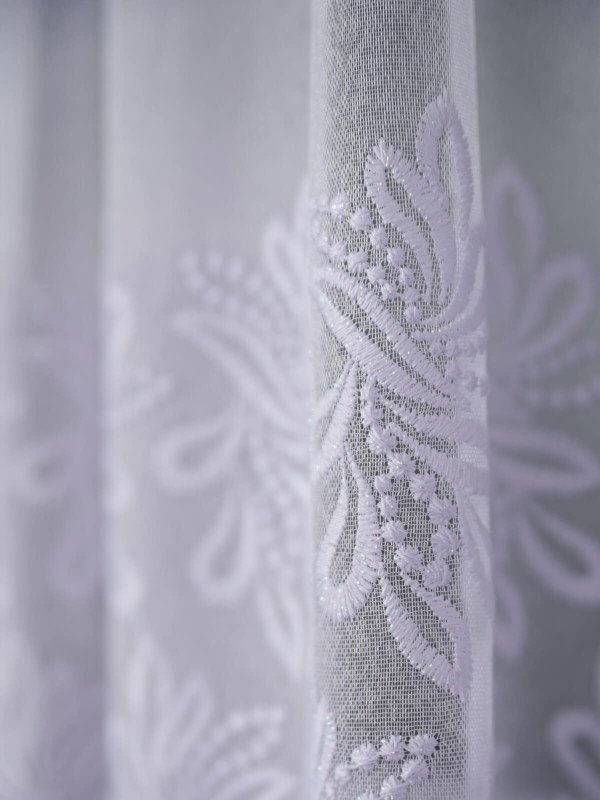Perdea tip in brodat alb