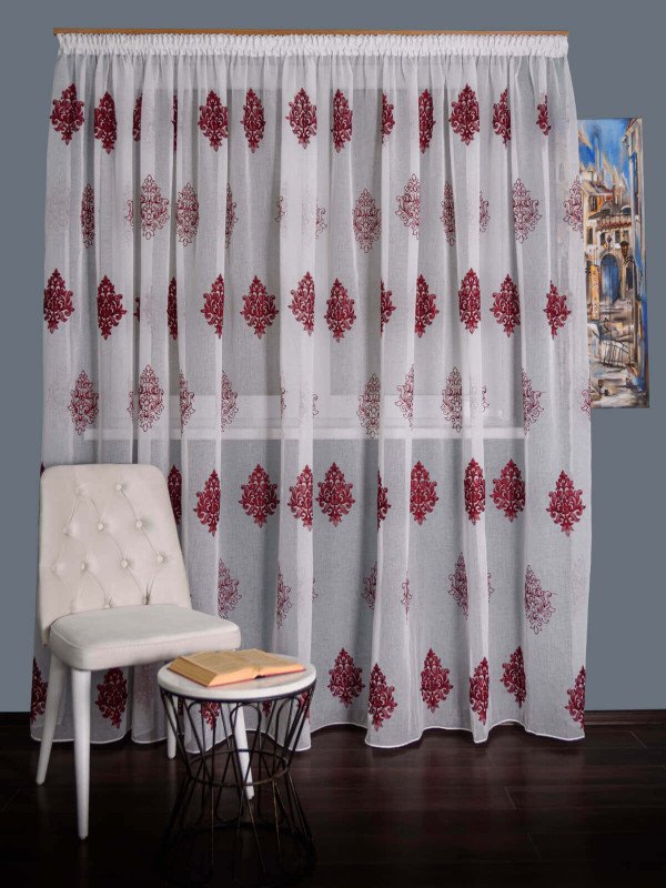 Perdea tip in brodat alb/grena Perdea tip in brodat alb/grena