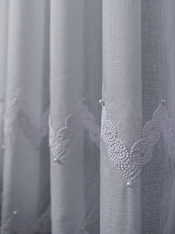 Perdea tip in cristal brodat alb