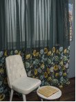 Perdea tip in verde, flori multicolore