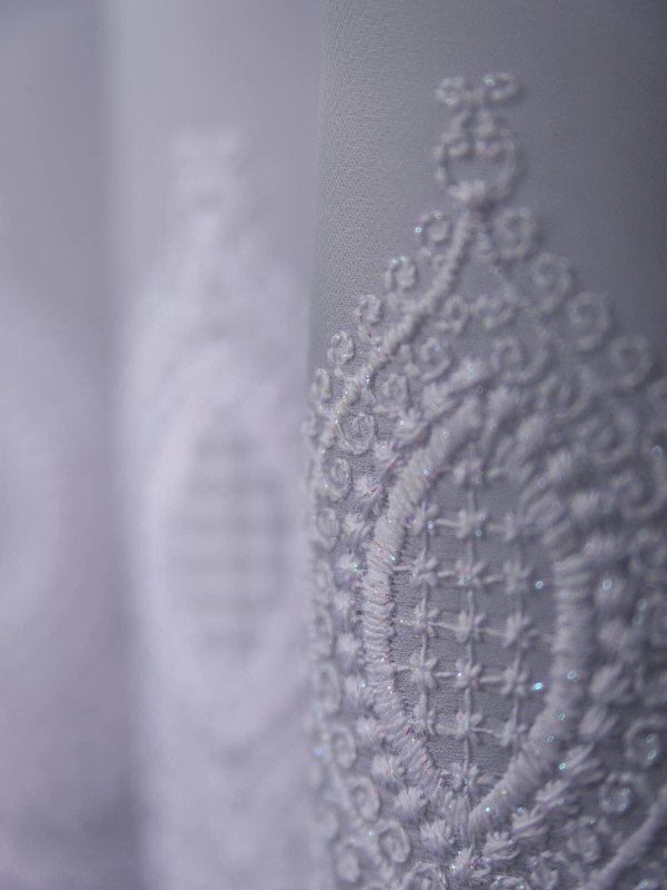 Perdea triplu voal brodat alb Perdea triplu voal brodat alb