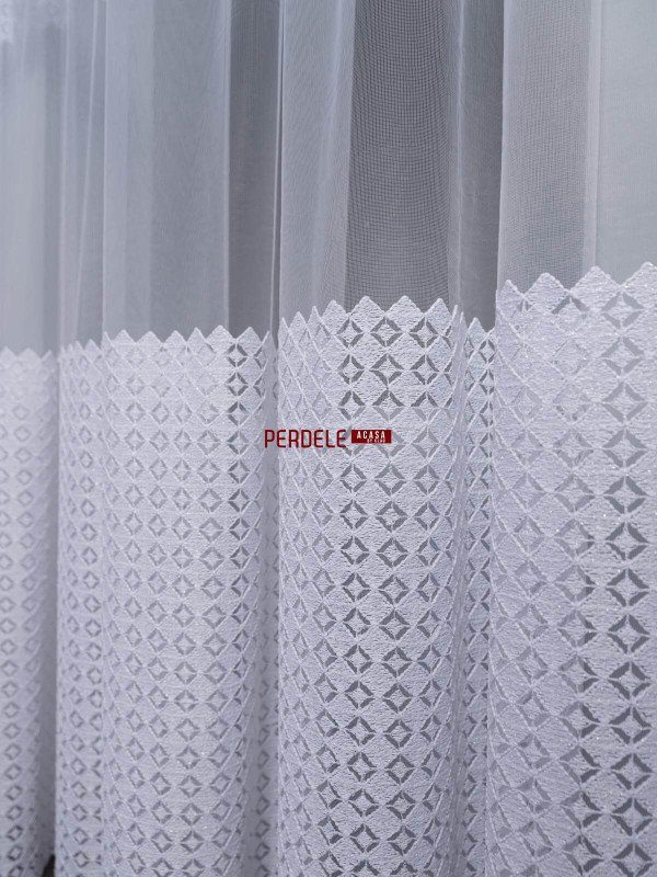 Perdea tulle alb