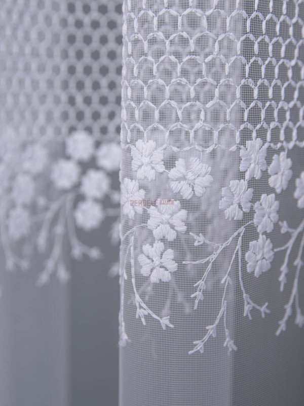Perdea tulle brodat alb