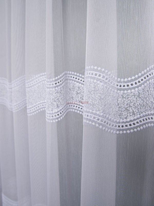 Perdea tulle brodat alb
