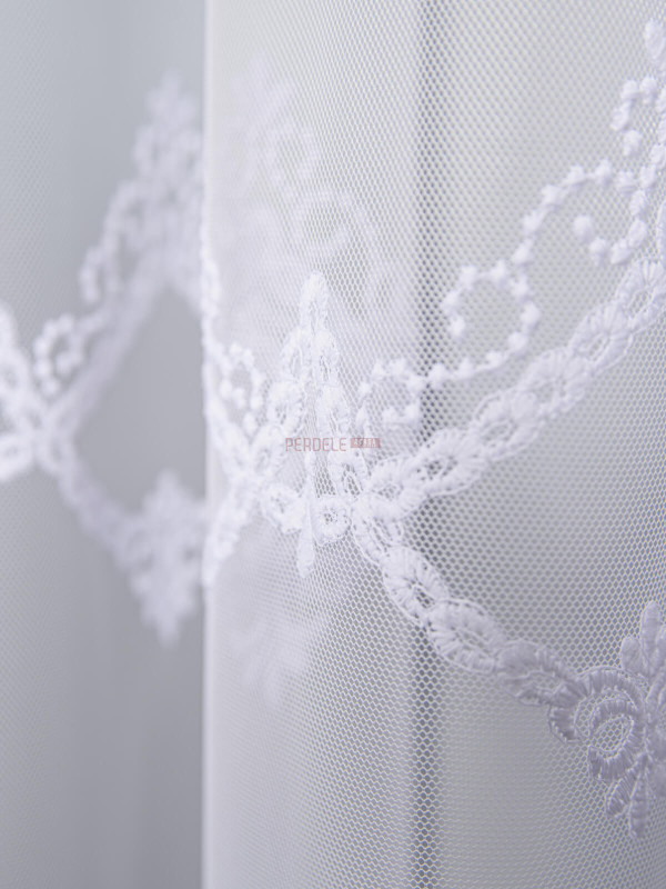 Perdea tulle brodat alb