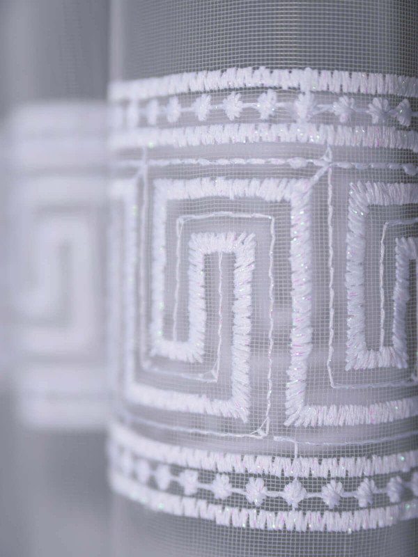 Perdea tulle brodat alb