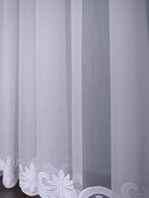 Perdea tulle brodat alb