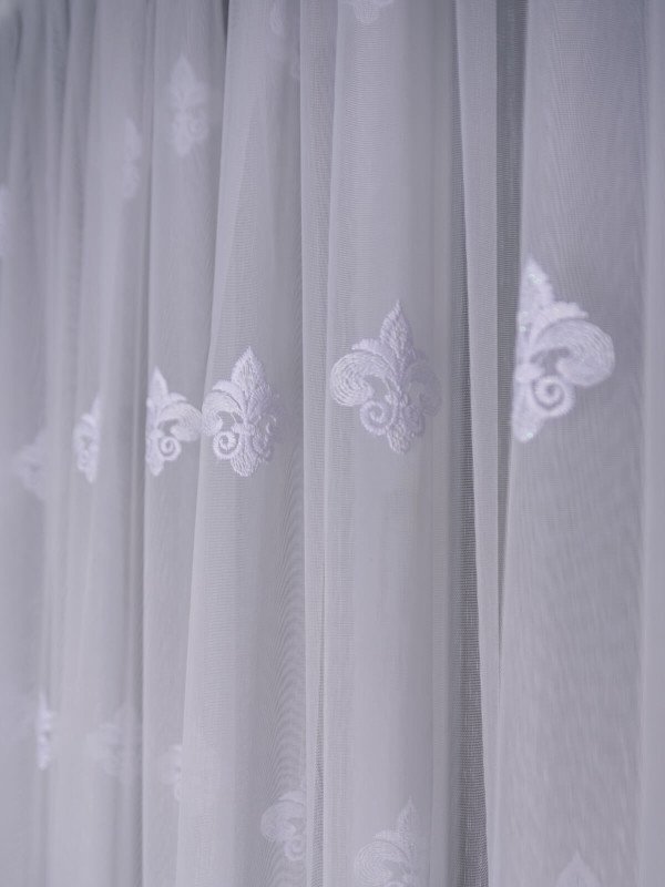 Perdea tulle brodat alb