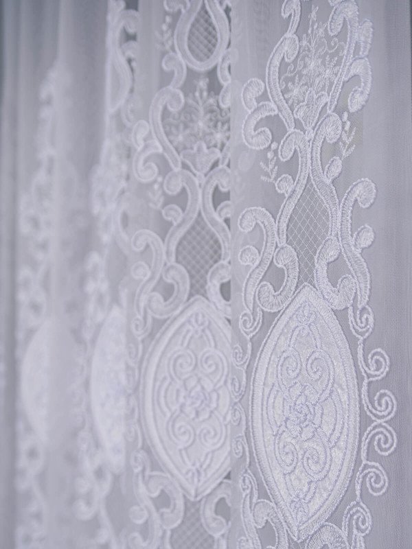 Perdea tulle brodat alb