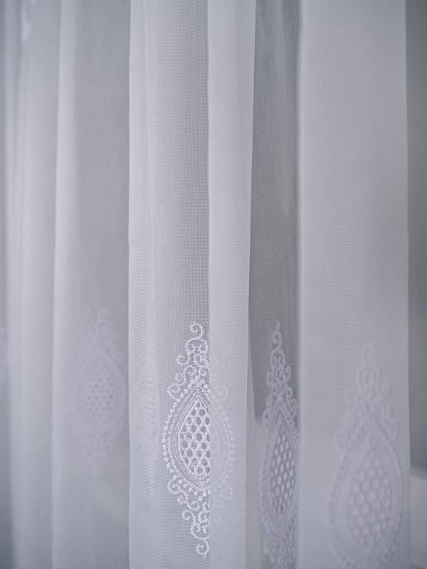 Perdea tulle brodat alb