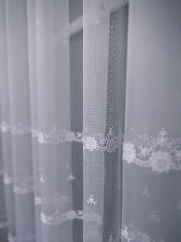 Perdea tulle brodat alb