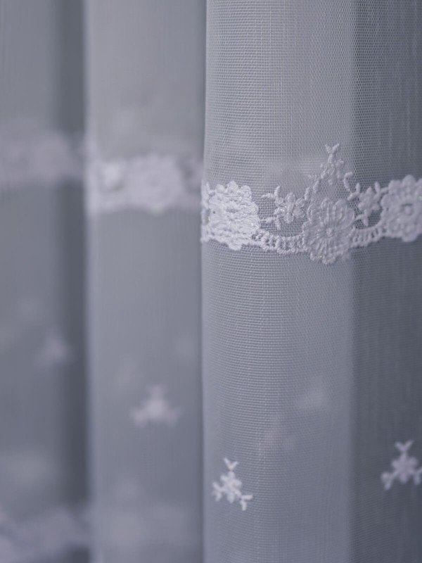 Perdea tulle brodat alb