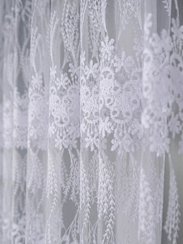 Perdea tulle brodat alb