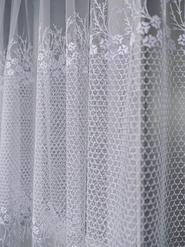 Perdea tulle brodat alb