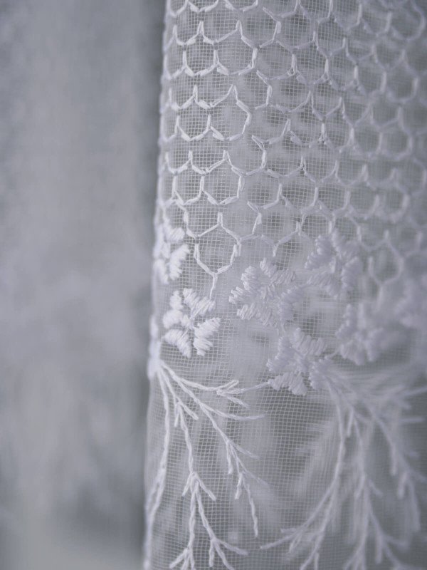 Perdea tulle brodat alb