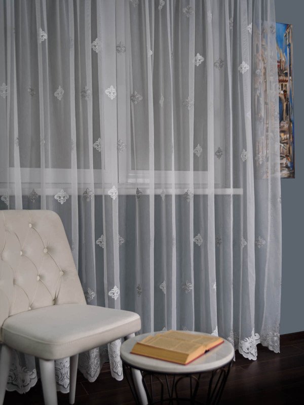 Perdea tulle brodat alb/gri