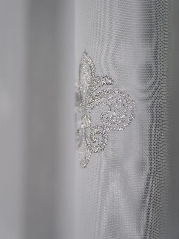 Perdea tulle brodat alb/gri