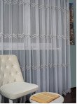 Perdea tulle brodat, alb/gri
