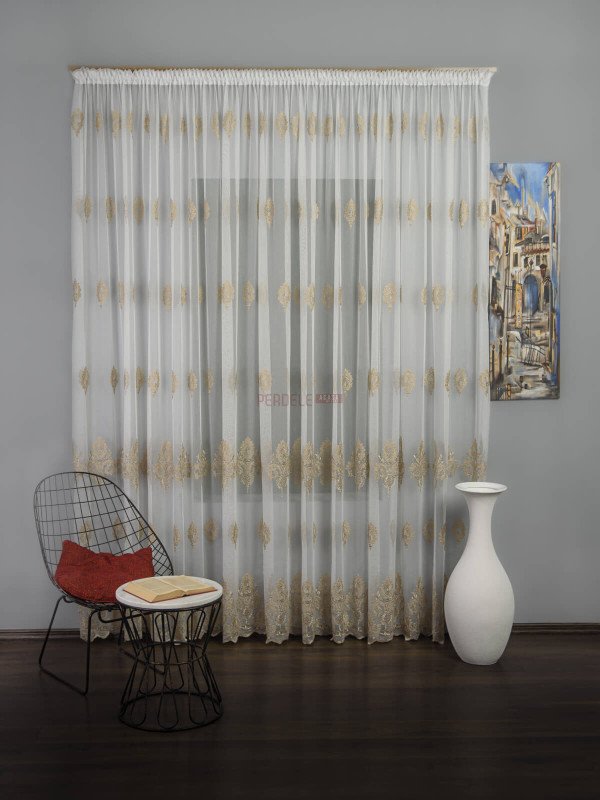 Perdea tulle brodat auriu