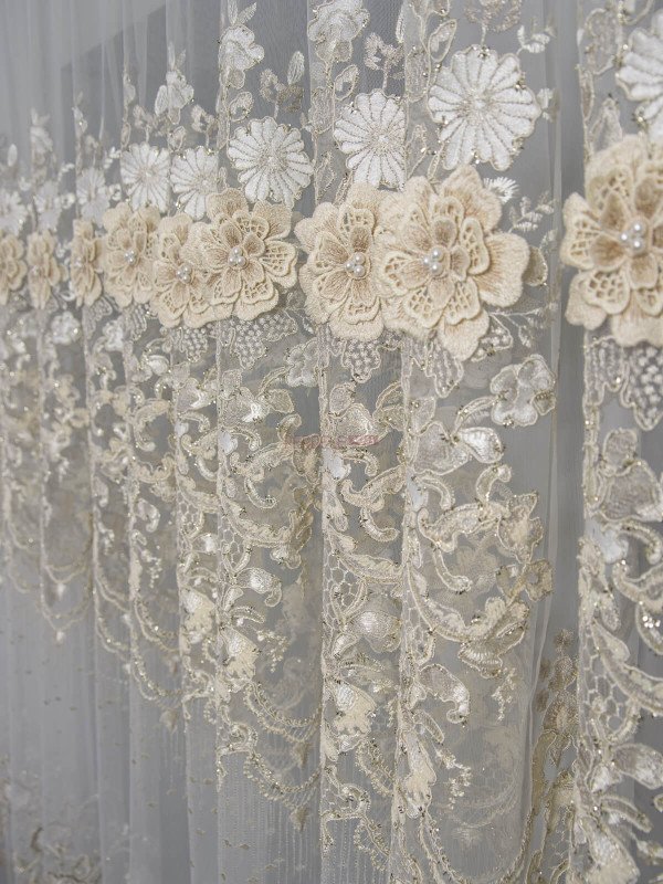 Perdea tulle brodat crem auriu