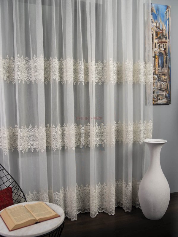 Perdea tulle brodat, crem