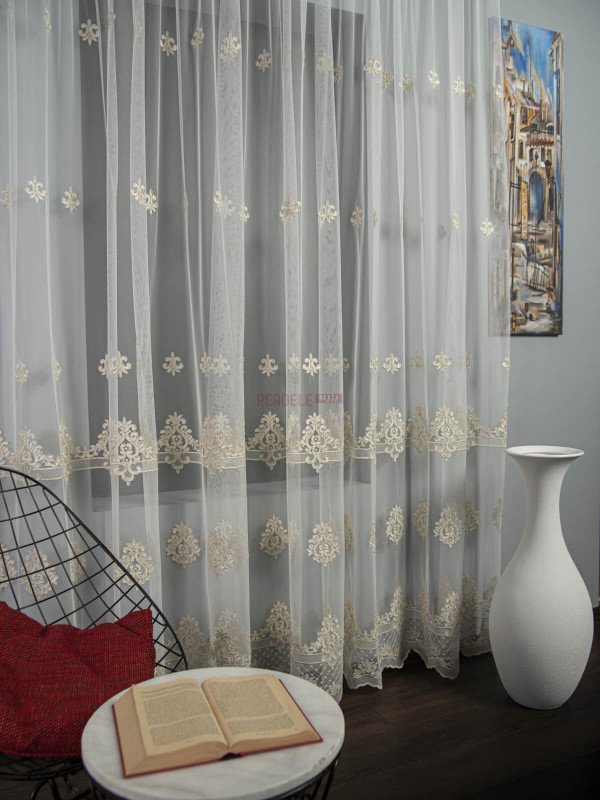 Perdea tulle brodat crem
