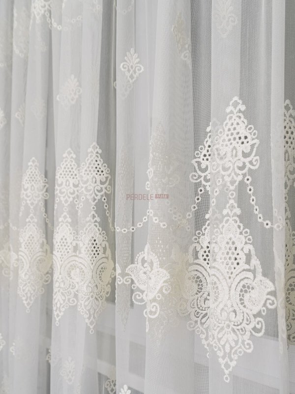 Perdea tulle brodat crem