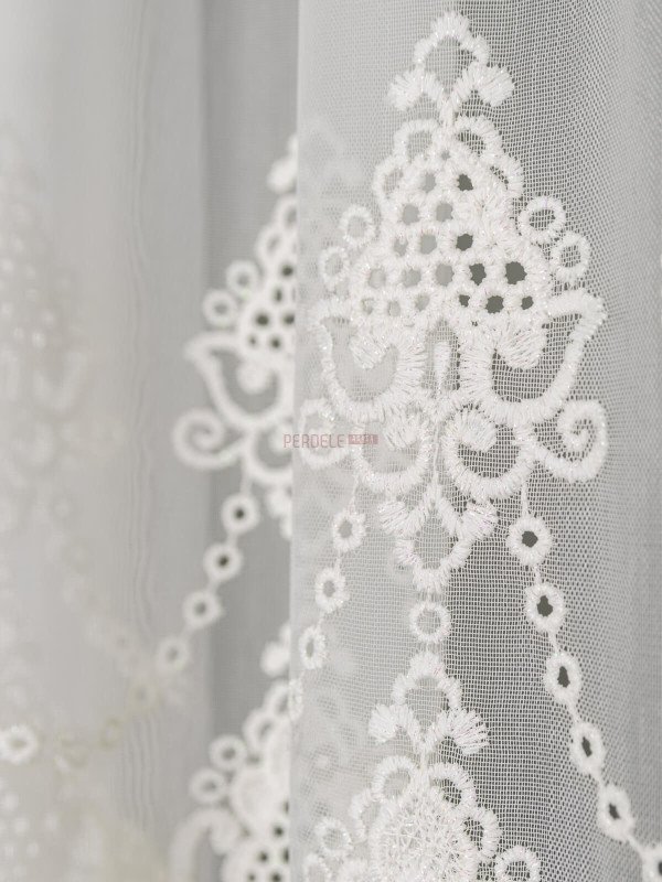 Perdea tulle brodat crem