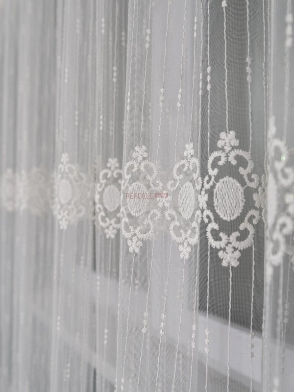 Perdea tulle brodat crem