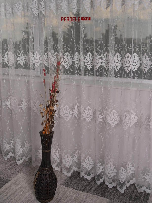 Perdea tulle brodat,crem