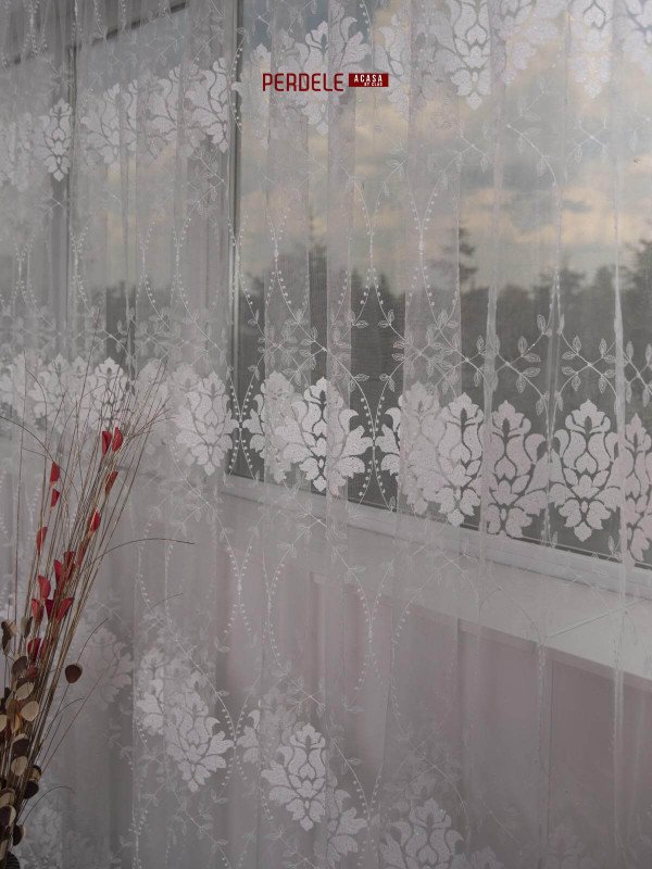 Perdea tulle brodat,crem